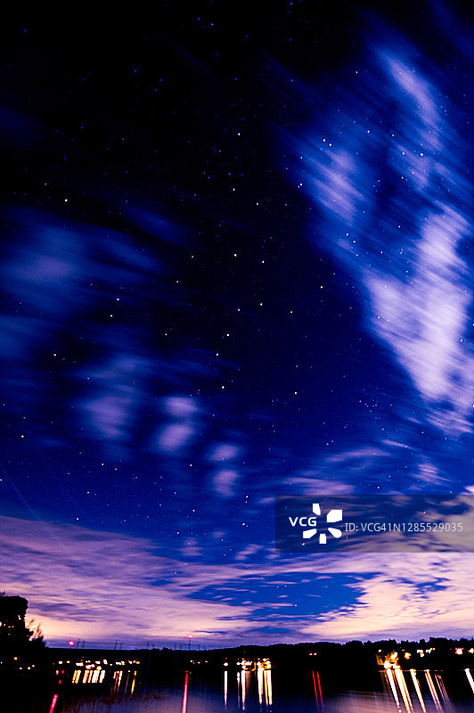 湖上星夜图片素材