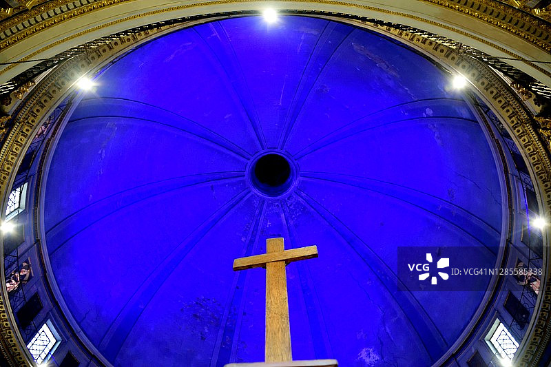 十字架和大圆顶图片素材