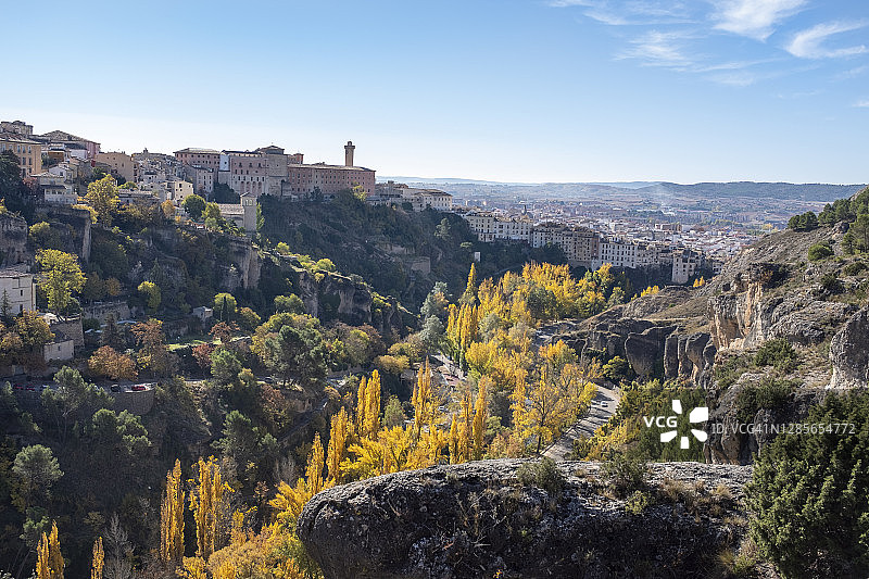秋季，世界遗产昆卡市郊的景观图片素材