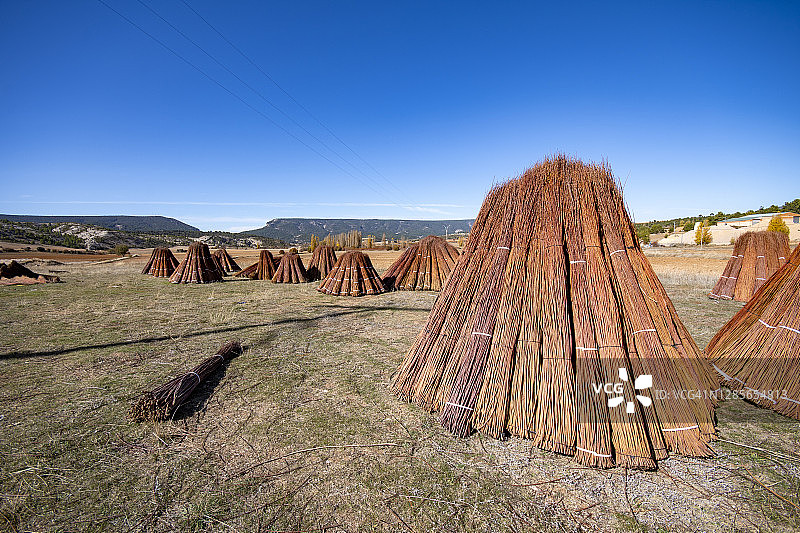 准备用于家具生产的藤条扶手图片素材