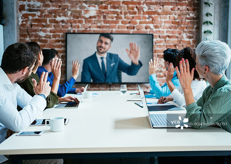 参加视频会议的商务人士图片素材