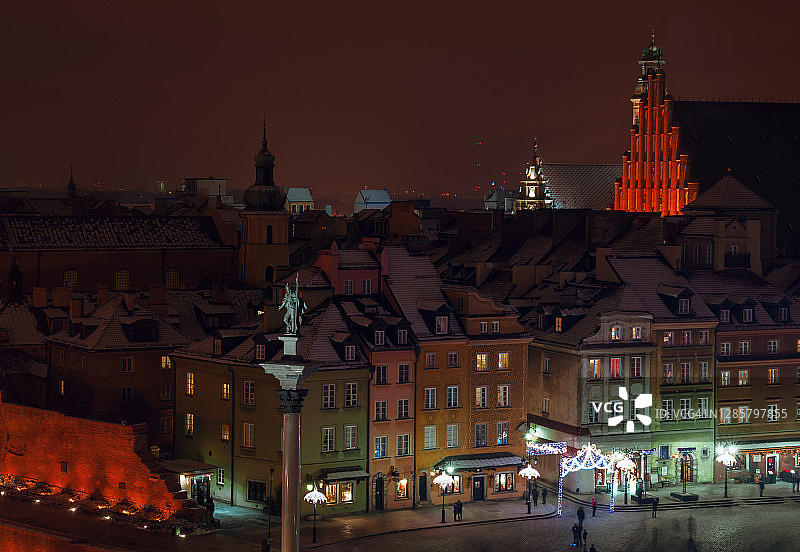圣诞季华沙老城夜景图片素材