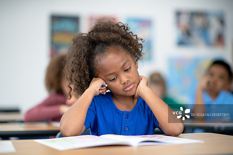 小学里的阅读和写作图片素材