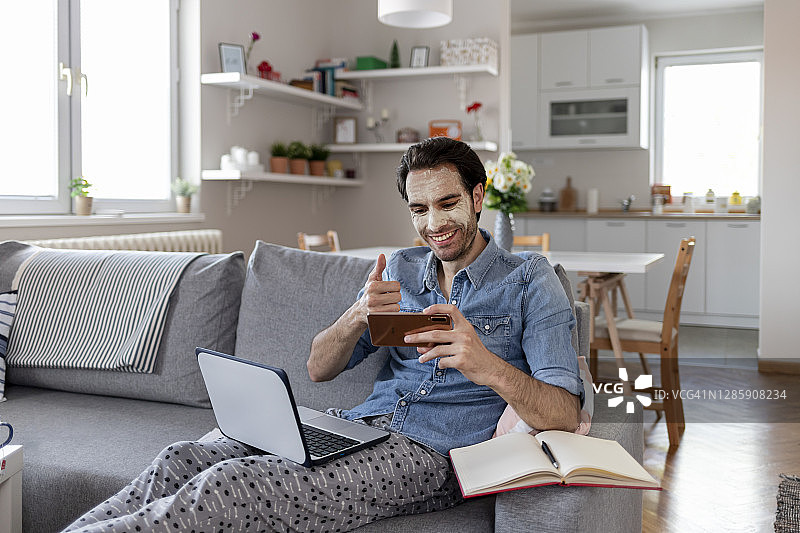 如果我们保持联系，我们仍然可以在一起图片素材