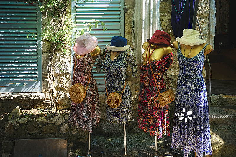 商店里的裙子图片素材