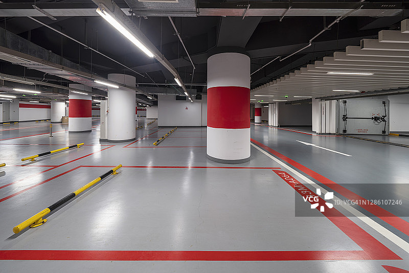 地下停车场图片素材