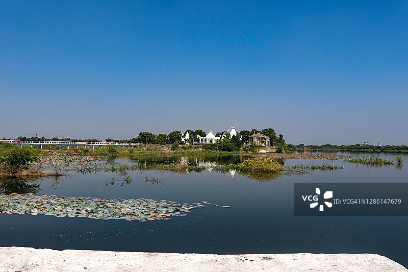 古吉拉特邦贾尔曼迪尔提尔斯和拉尼塔拉夫远景图片素材