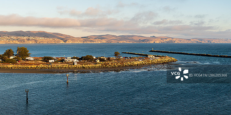 美国加利福尼亚州博德加湾海港入口全景图片素材