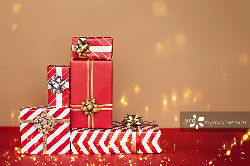 手工包装概念正面图：新年手工包装概念图片素材