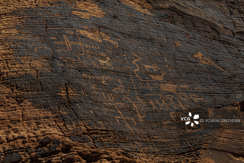 火焰谷的岩石雕刻图片素材