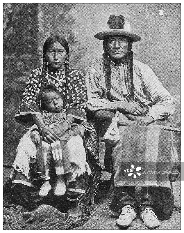 克鲁克德·菲斯及其家人的美国黑白老照片图片素材