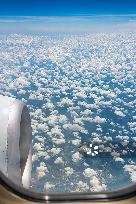 从飞机上看到的卷积云图案图片素材