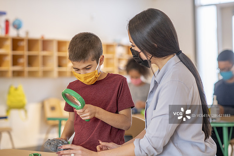 小学STEM教育图片素材