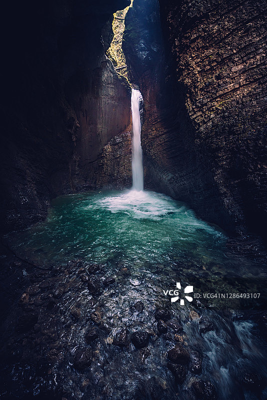 科贾克瀑布，科巴里德，索卡山谷，斯洛文尼亚特里格拉夫国家公园图片素材