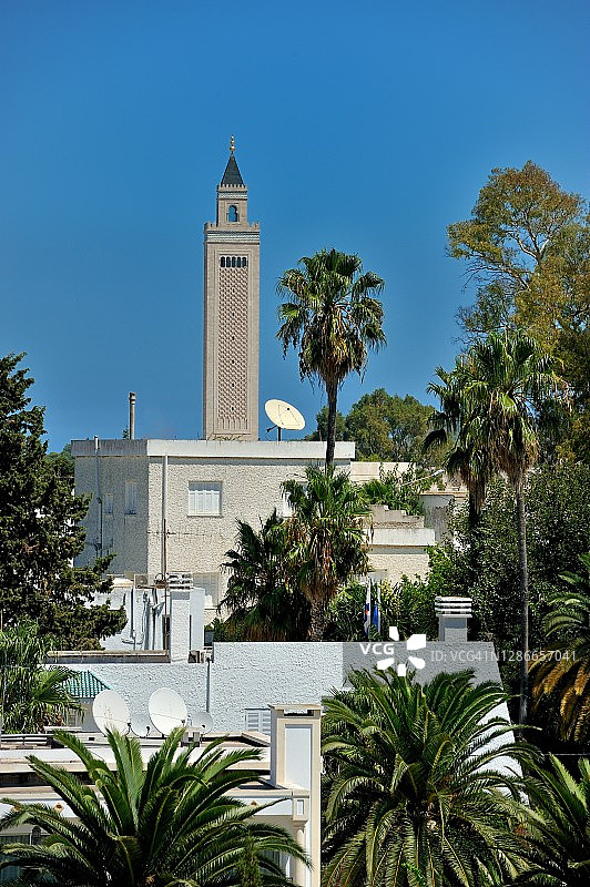 突尼斯阿比丁清真寺宣礼塔卫城视角图片素材