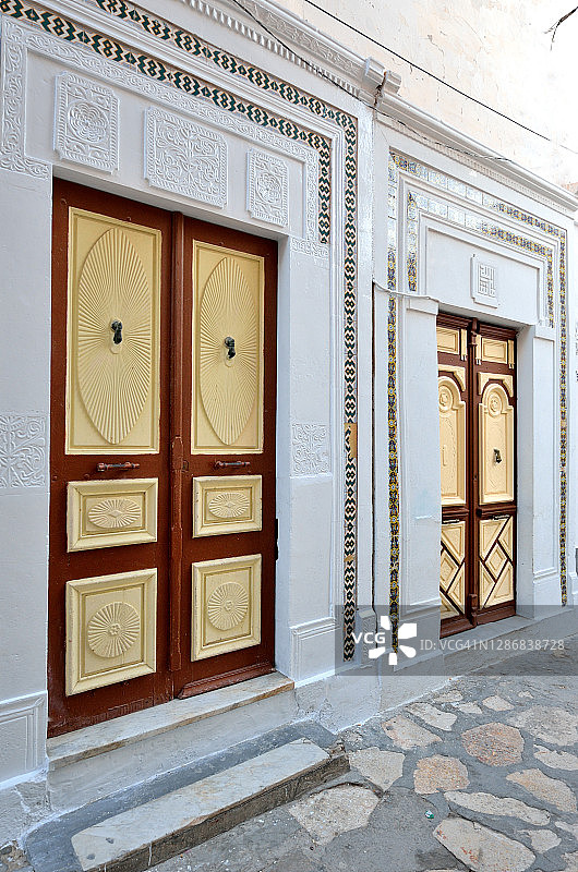 马赫迪亚东方风格的典型门图片素材