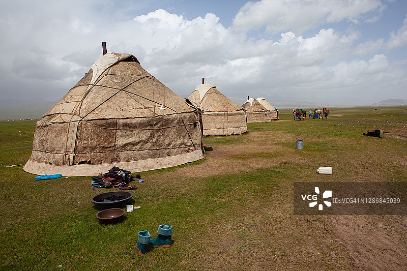 巴音布鲁克草原蒙古包图片素材