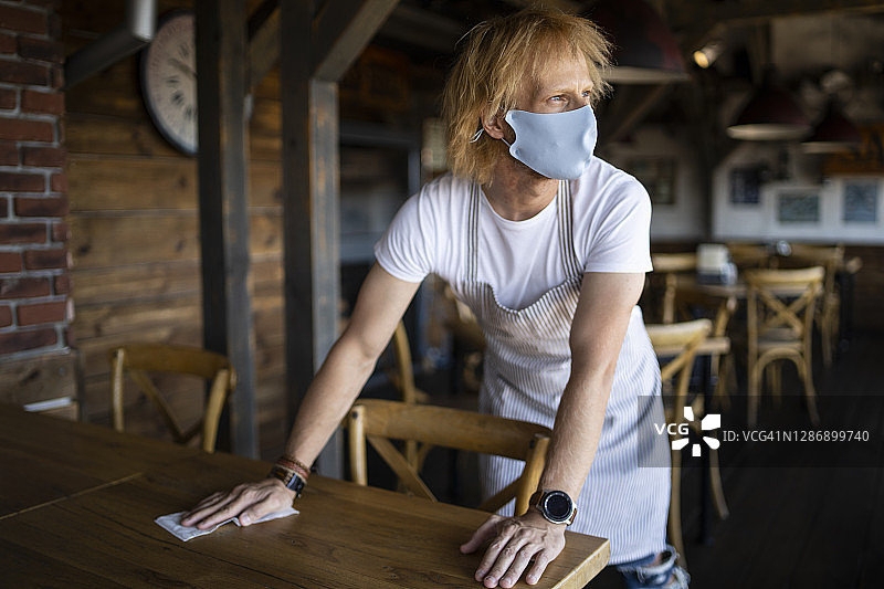 新冠疫情封锁后的破产图片素材