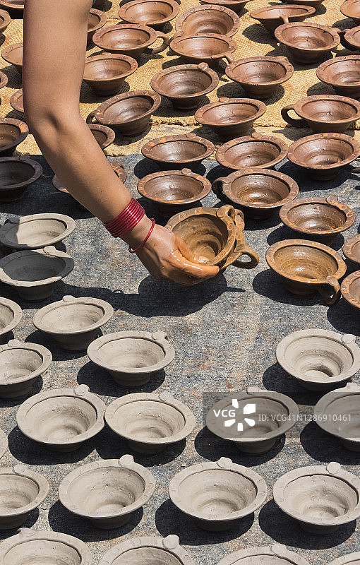 陶器广场晾晒陶器图片素材