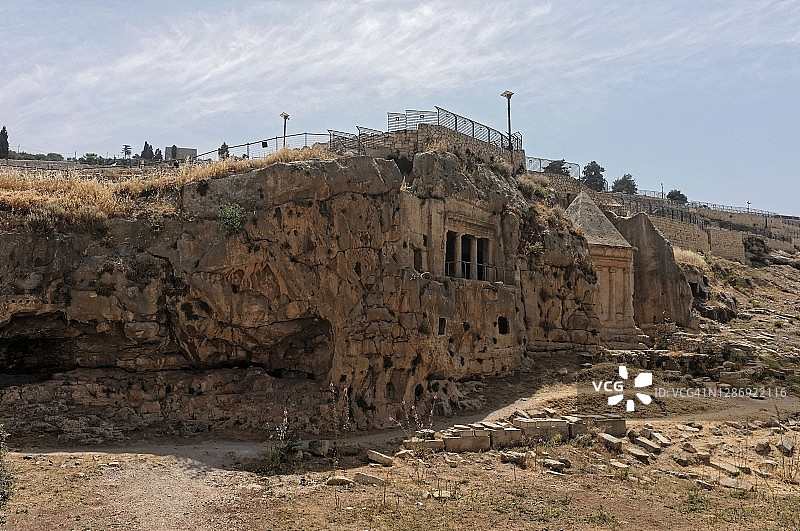 耶路撒冷：汲沦谷的古老岩石墓穴图片素材