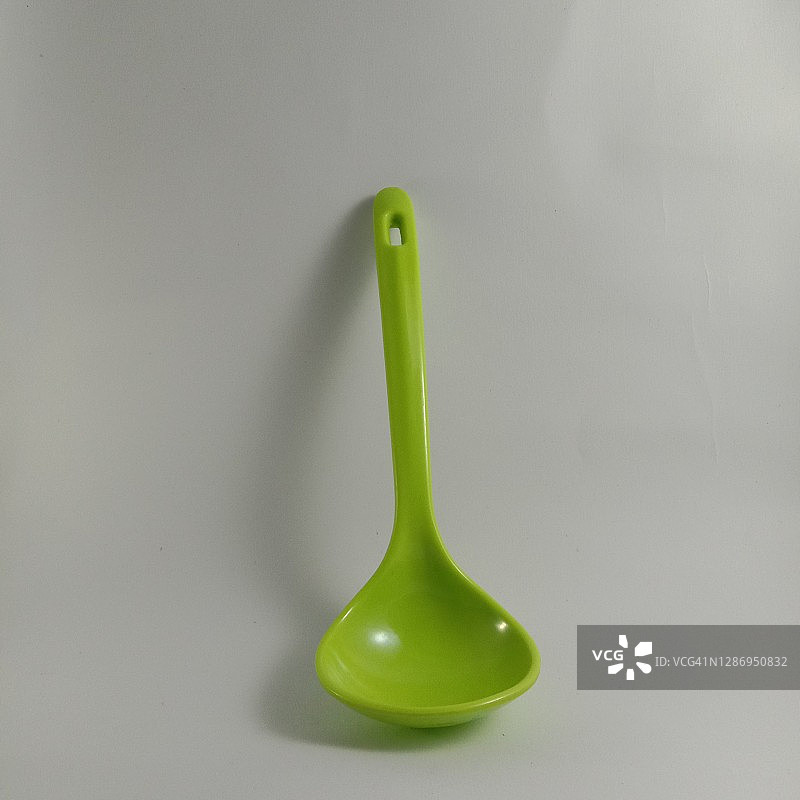 绿色长柄勺图片素材
