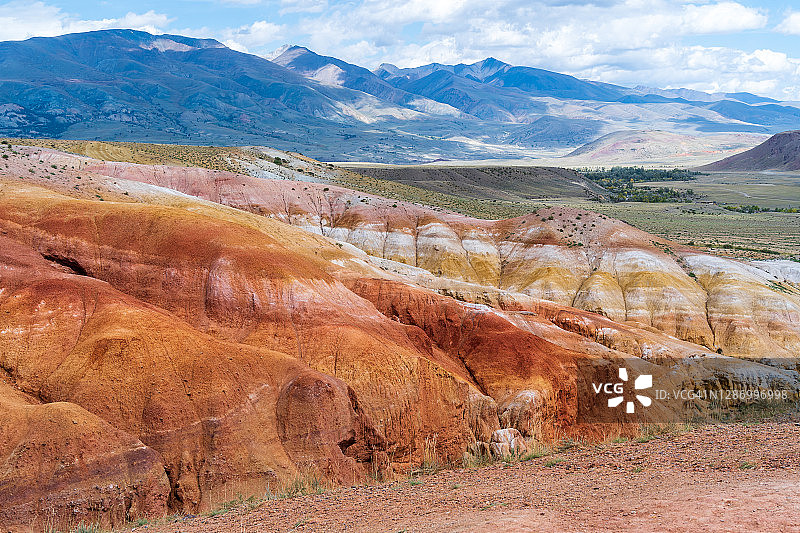俄罗斯阿尔泰山脉的火星谷图片素材