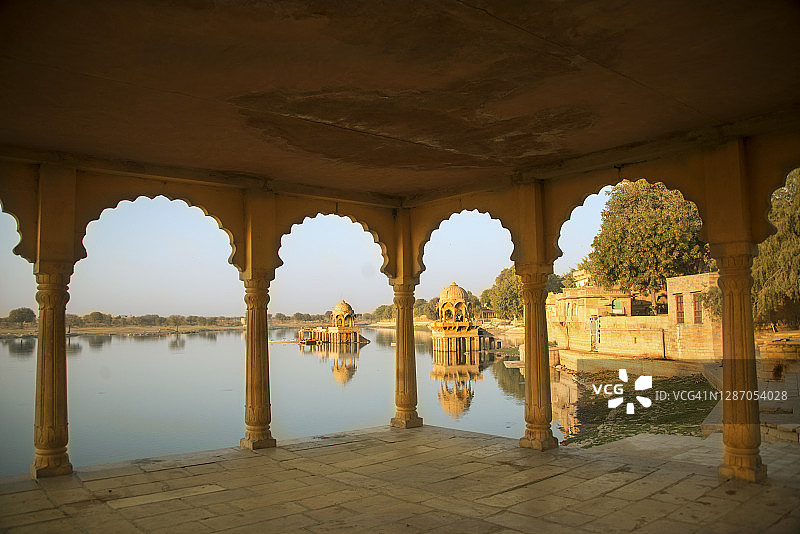 加迪萨尔湖图片素材