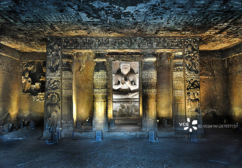 阿旃陀石窟的佛像图片素材