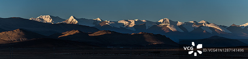 喜马拉雅山雪山日出美景图片素材