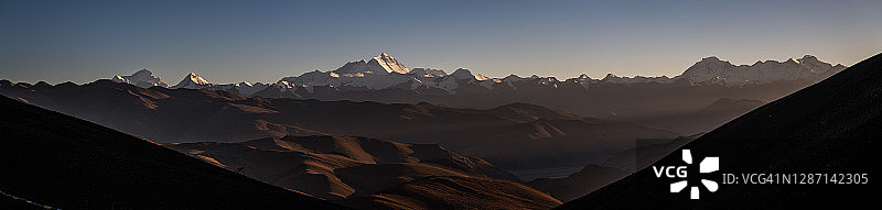 珠穆朗玛峰的日落图片素材