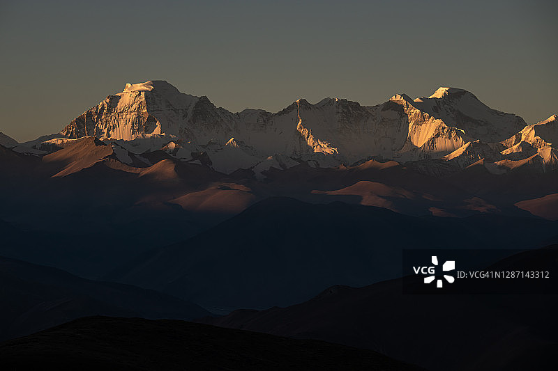 卓奥友雪山日出图片素材