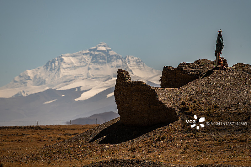 城堡遗址和珠穆朗玛峰图片素材