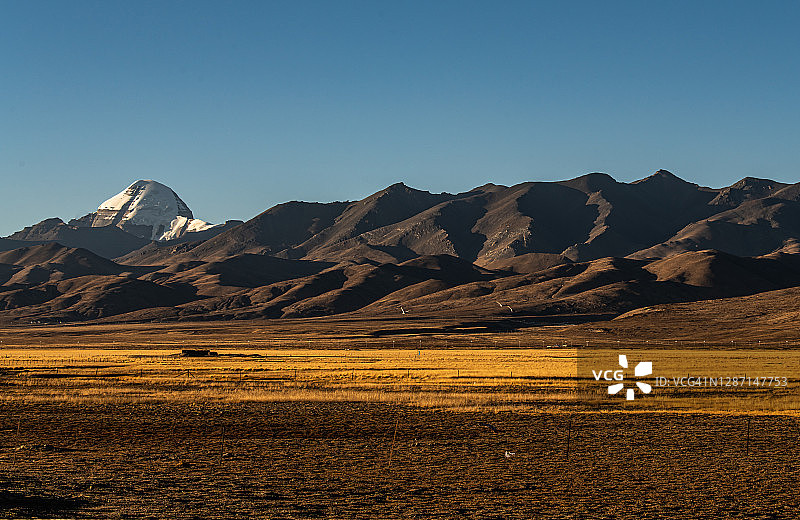 西藏冈仁波齐雪山图片素材
