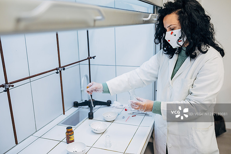 一起去探索发现图片素材