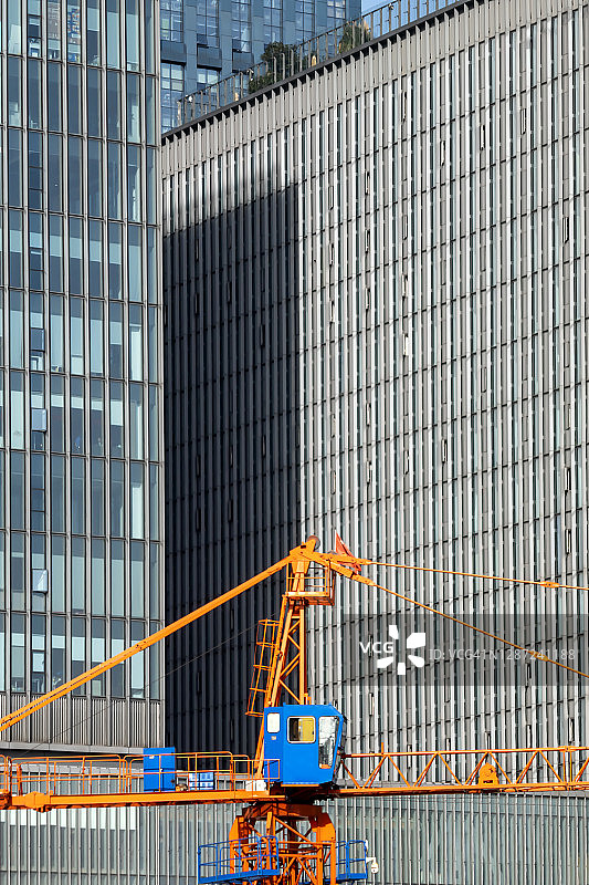 中国杭州建筑工地的起重机图片素材