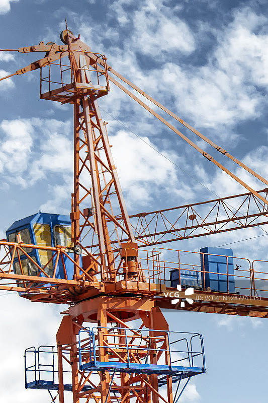 中国杭州建筑工地的起重机图片素材