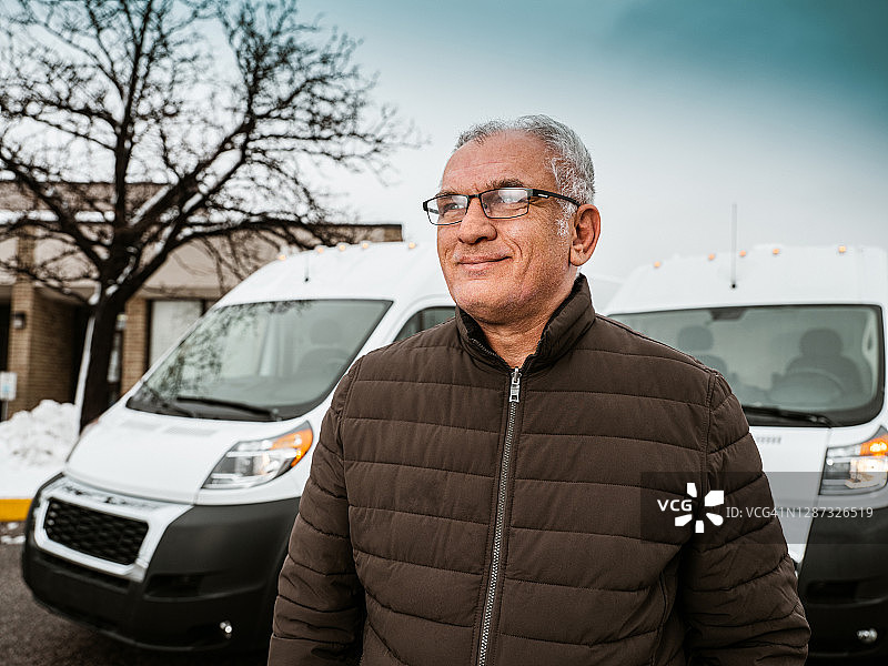 重要工作人员：货运卡车司机图片素材