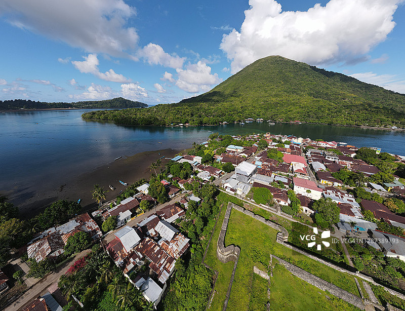 印度尼西亚马鲁古班达内拉火山图片素材