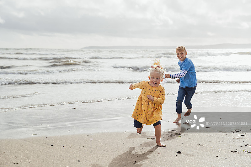 我要抓住你！图片素材