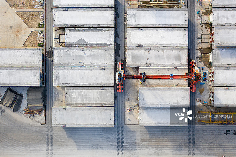 用于铺设高架桥面的桥面板模具厂图片素材