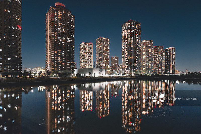 东京海湾公寓夜景图片素材