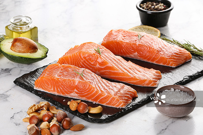 大马哈鱼生鱼片图片素材