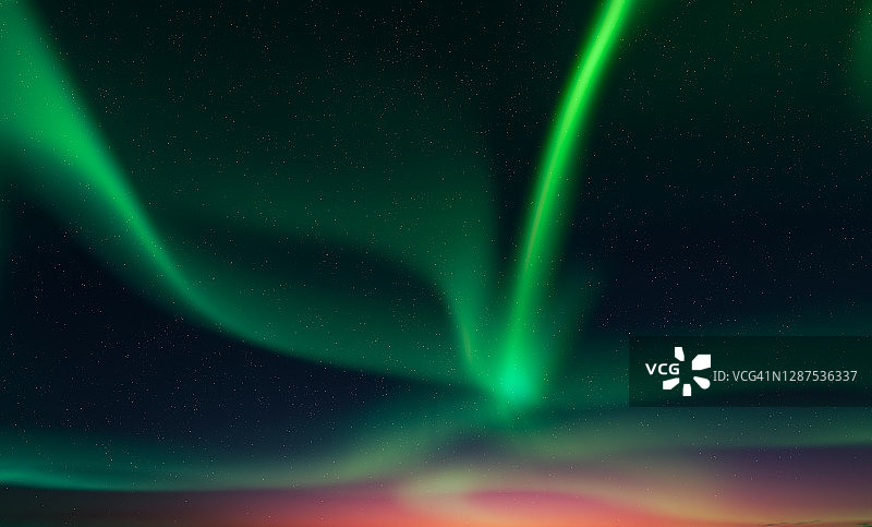 夜空中的北极光图片素材