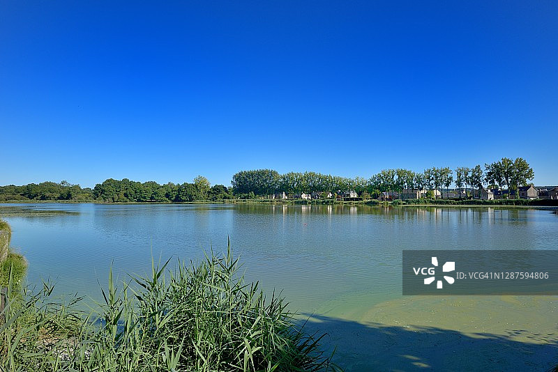 康布尔格的宁静湖泊图片素材