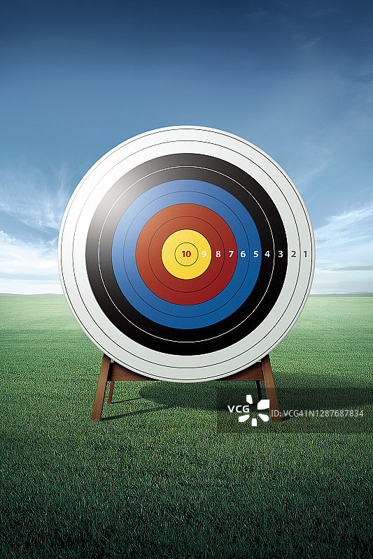 草甸，草原，射箭靶，白天的天空图片素材