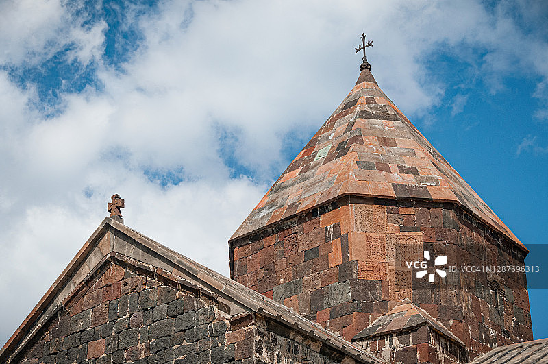 塞凡修道院Surp Arakelots教堂的雕刻和浮雕，亚美尼亚格加尔库尼克省图片素材