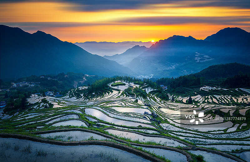 云和梯田日出图片素材