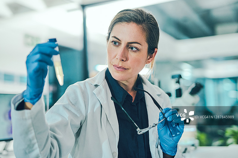 哪里有科学家，哪里就有解决方案图片素材