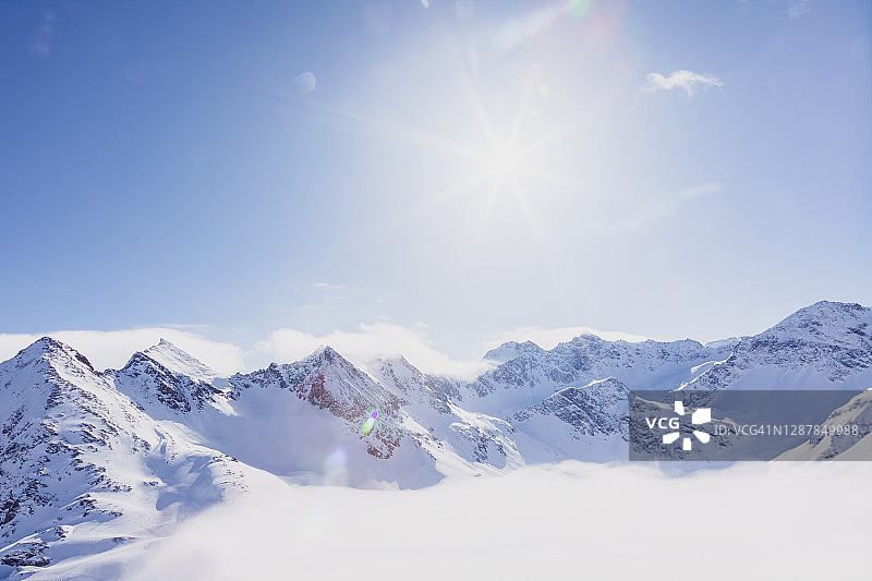 奥地利蒂罗尔州库泰雪山冬季全景图片素材