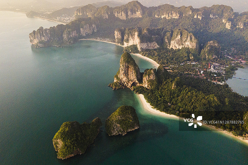 泰国甲米海边悬崖全景图图片素材